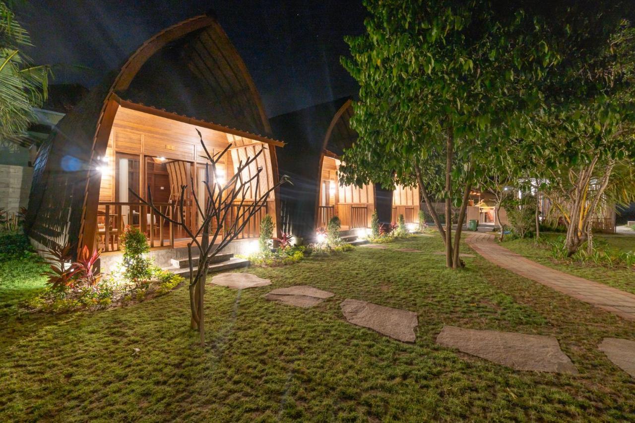 Wooden Puri Guesthouse Uluwatu  Ngoại thất bức ảnh
